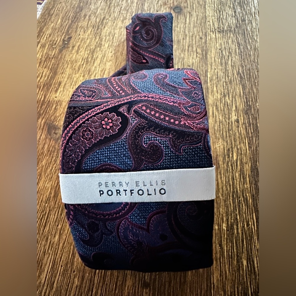 🆕 Perry Ellis Portfolio Paisley Tie